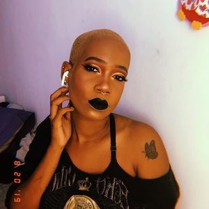 Meet your Posher, Kendra